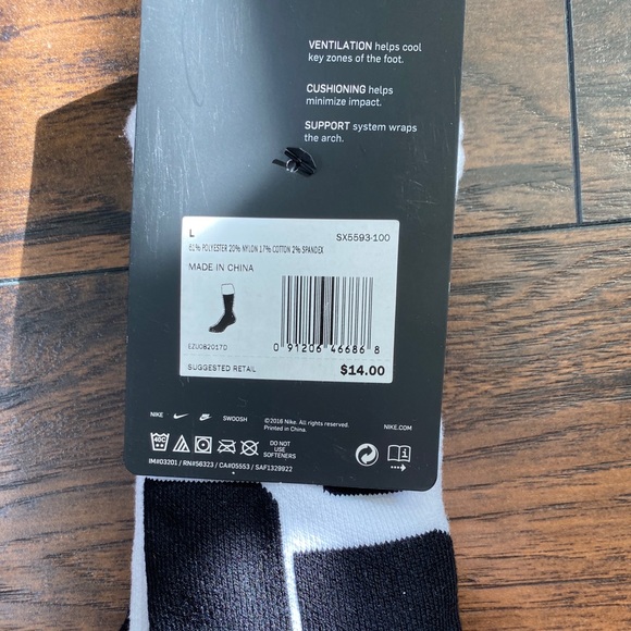 Nike Elite Crew Socks (BRAND NEW) - Picture 3 of 3